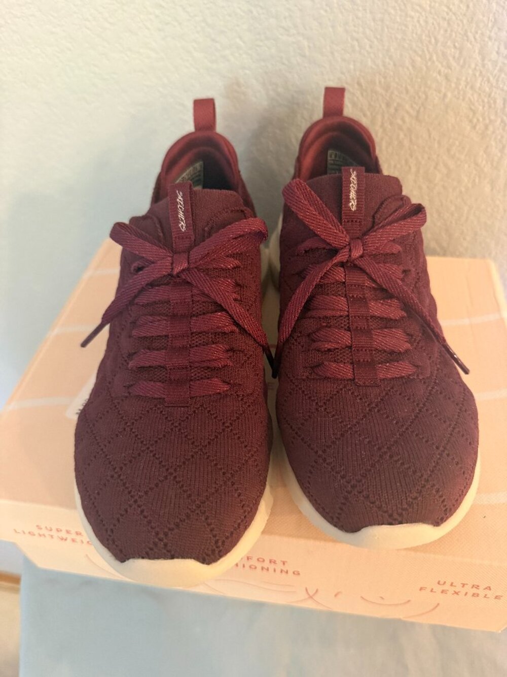 Skechers NWT Air-Cooled Memory Foam Burgundy Knit Sneakers Women's Size 6 Lace-U